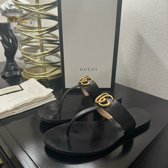 Gucci GG Leather Thong Sandal Black 37